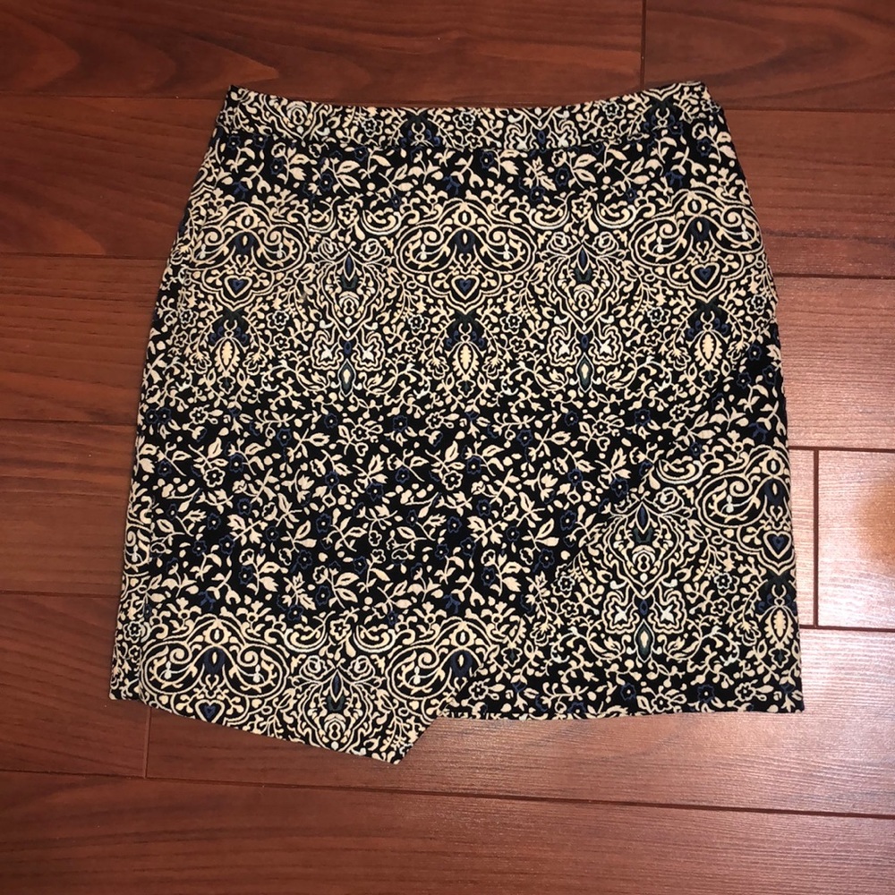 Embroidered mini skirt